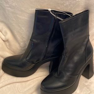 NWT Gianni Bini boot  size 10m